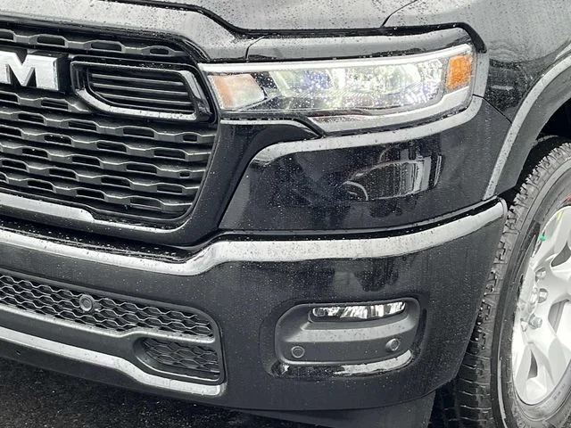 New 2026 Diamond Black Crystal Pearl-Coat Exterior Paint RAM Big Horn/Lone Star image 10