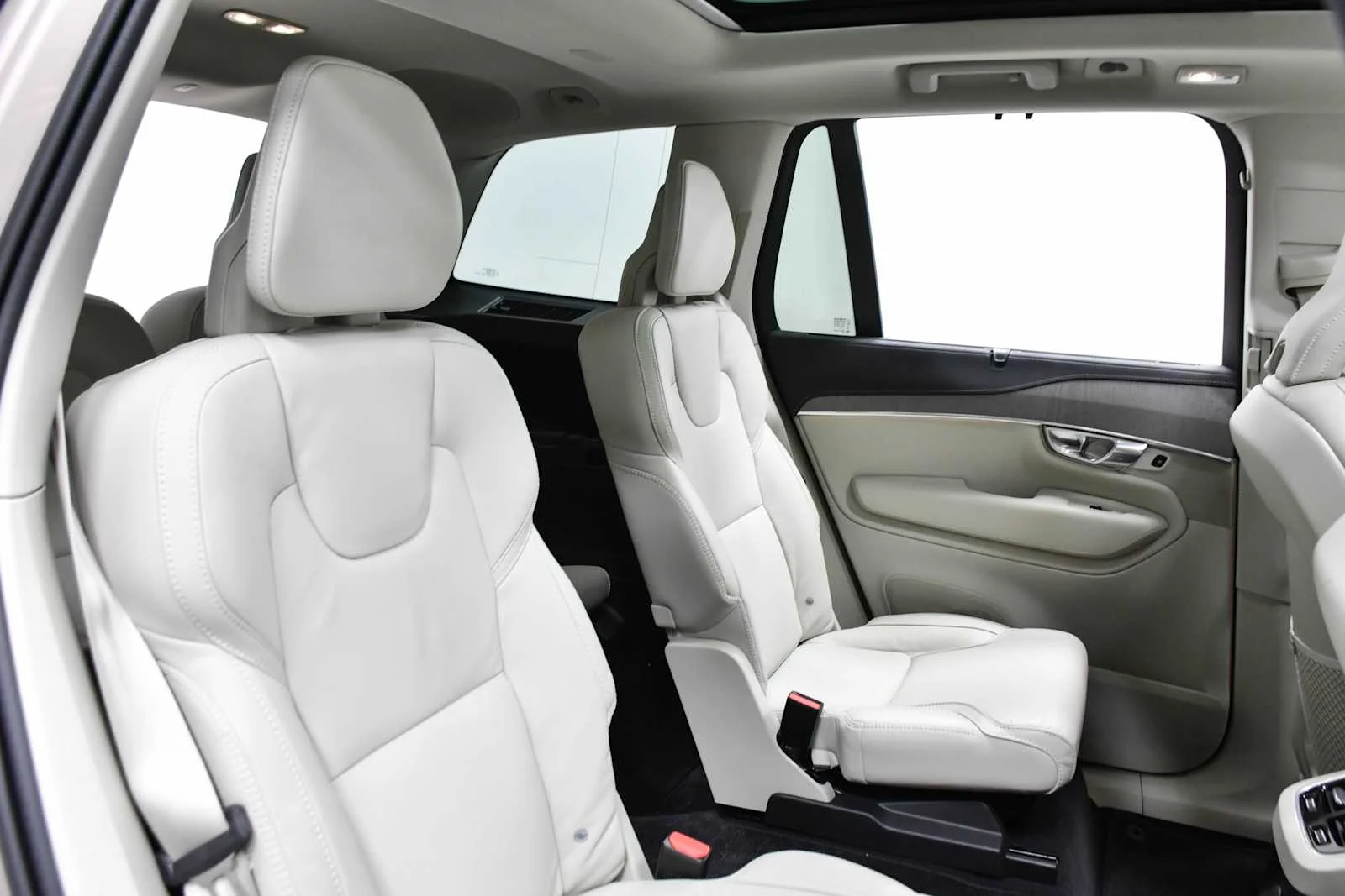 Used 2025 Bright Dusk Metallic Volvo Ultra image 21