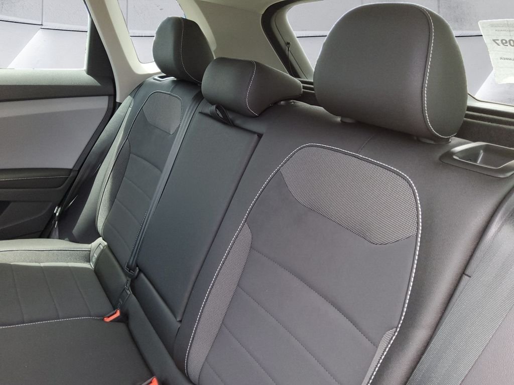 Used 2024 Silver Volkswagen 1.5T SE image 18