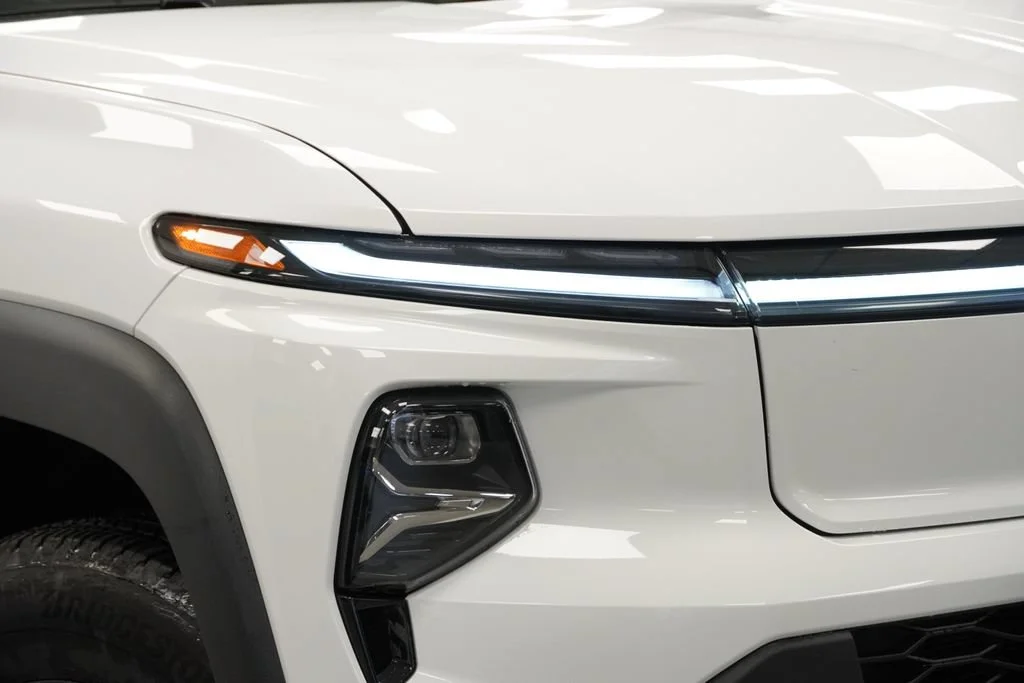 New 2026 Summit White Chevrolet LT - Extended Range image 29