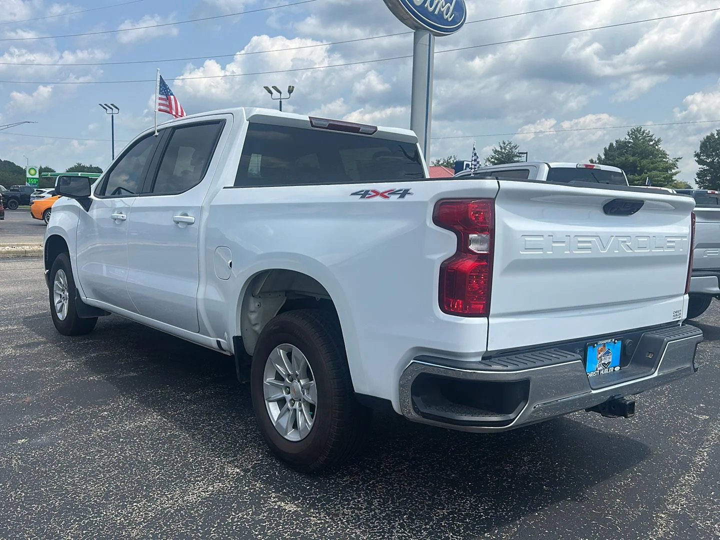 Used 2025 Summit White Chevrolet LT image 7