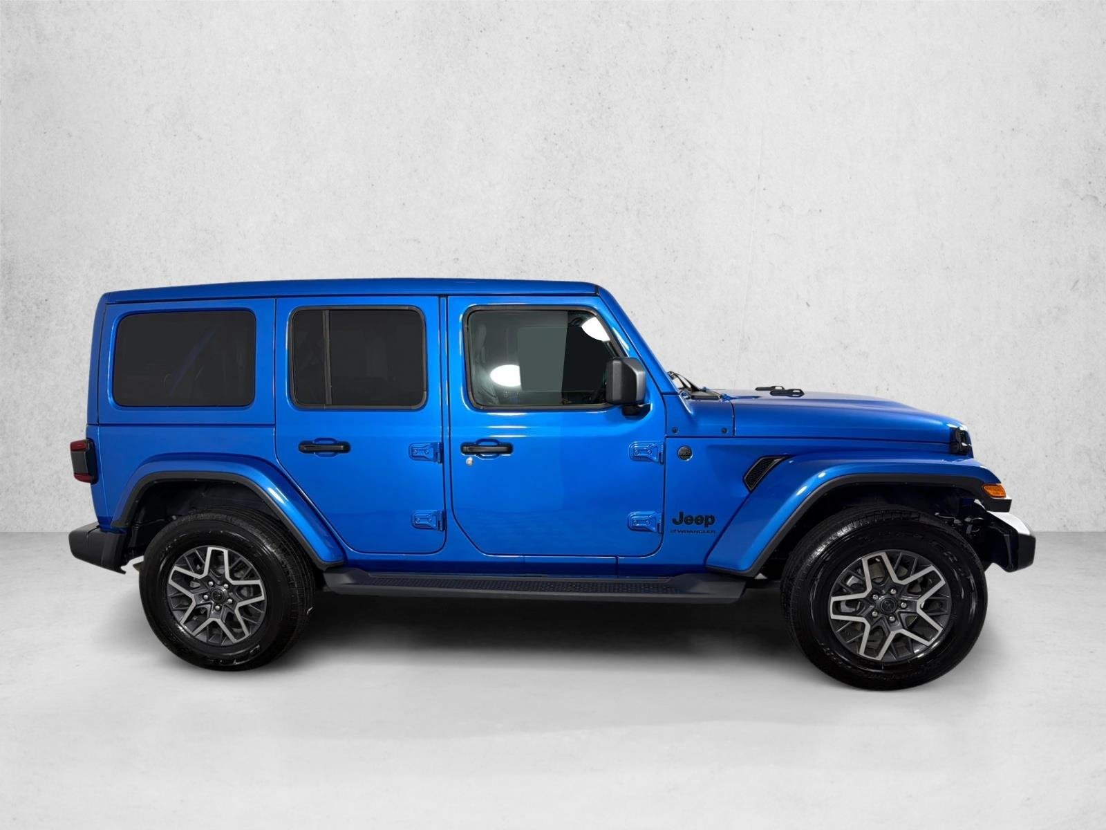 Used 2025 Hydro Blue Pearlcoat Jeep Sahara image 2