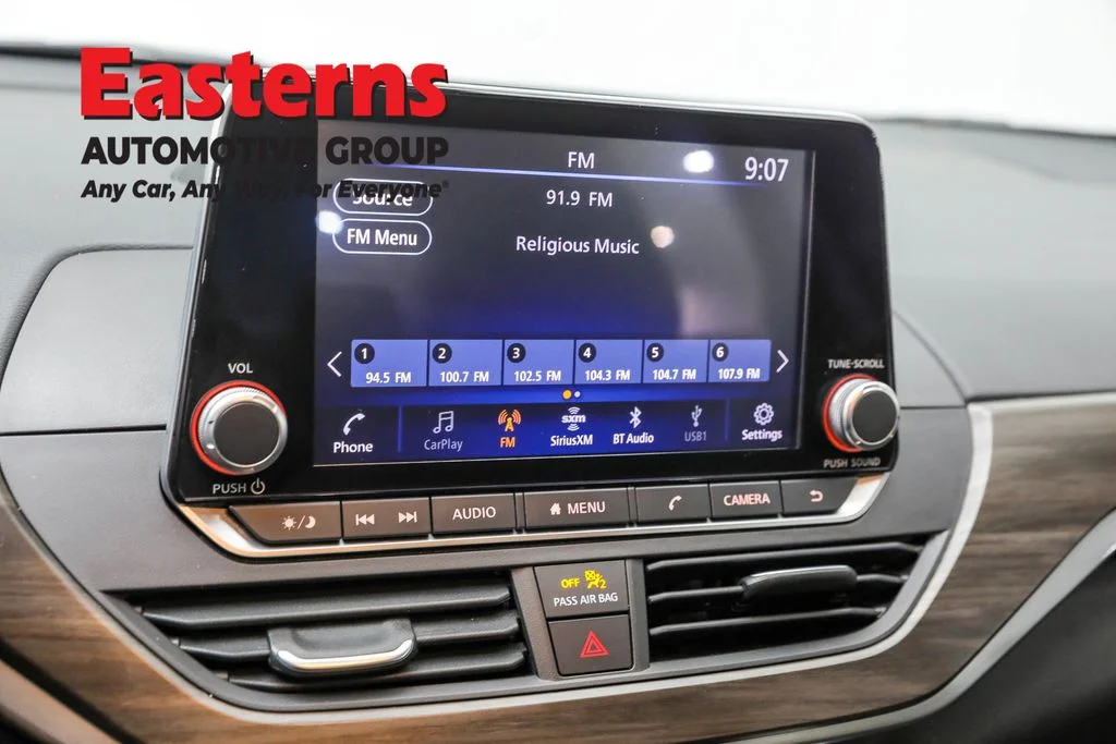 Used 2024 Black Nissan 2.5 SV image 18