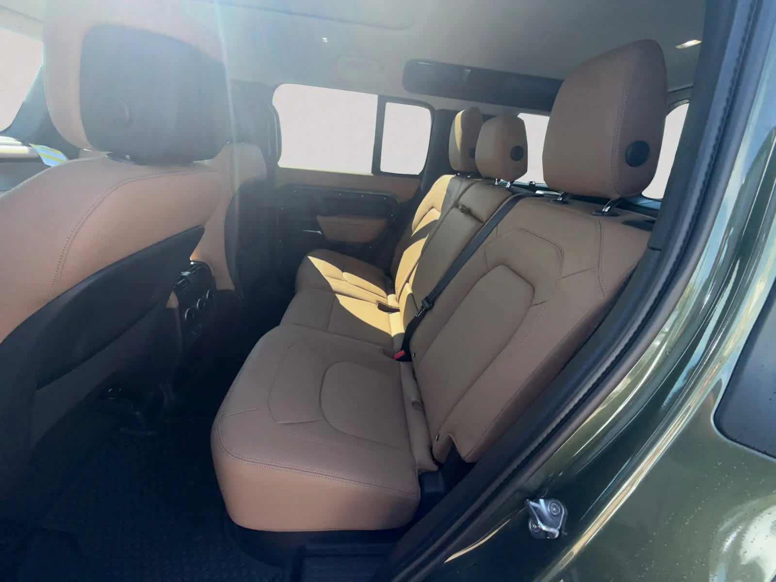 New 2026 Woolstone Green Land Rover S image 13