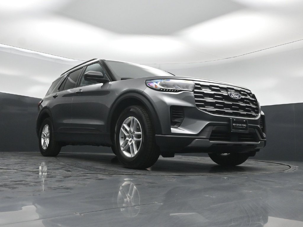 New 2027 Carbonized Gray Metallic Ford Active image 44