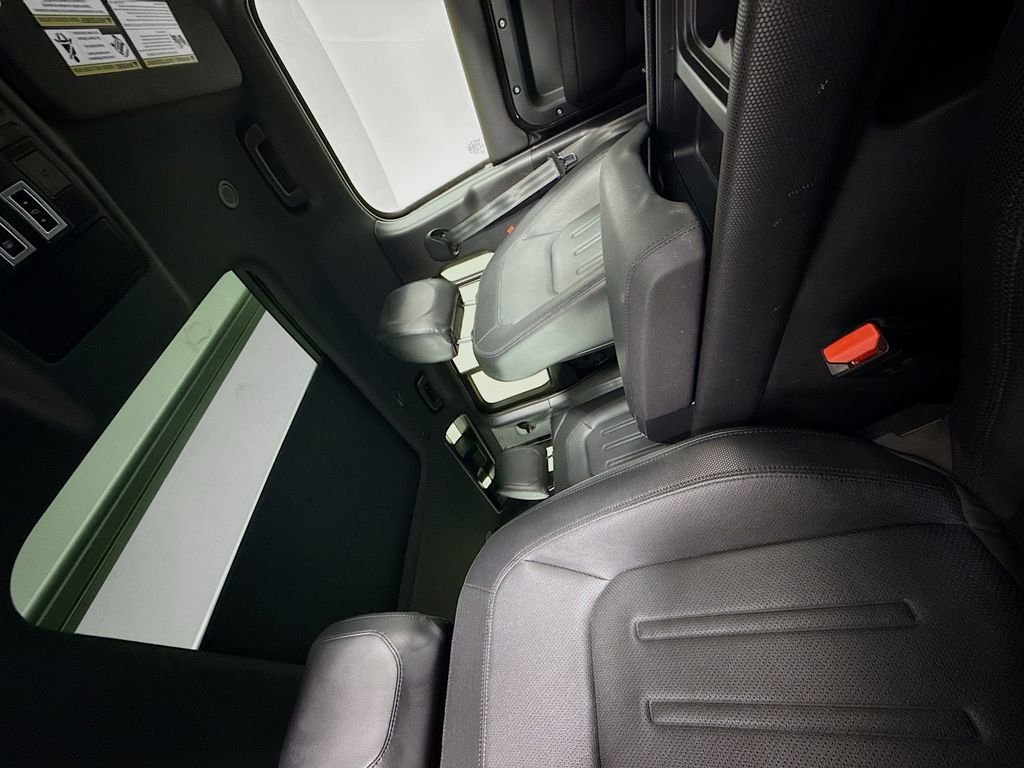 Certified Used 2022 Black Land Rover X-Dynamic SE image 33