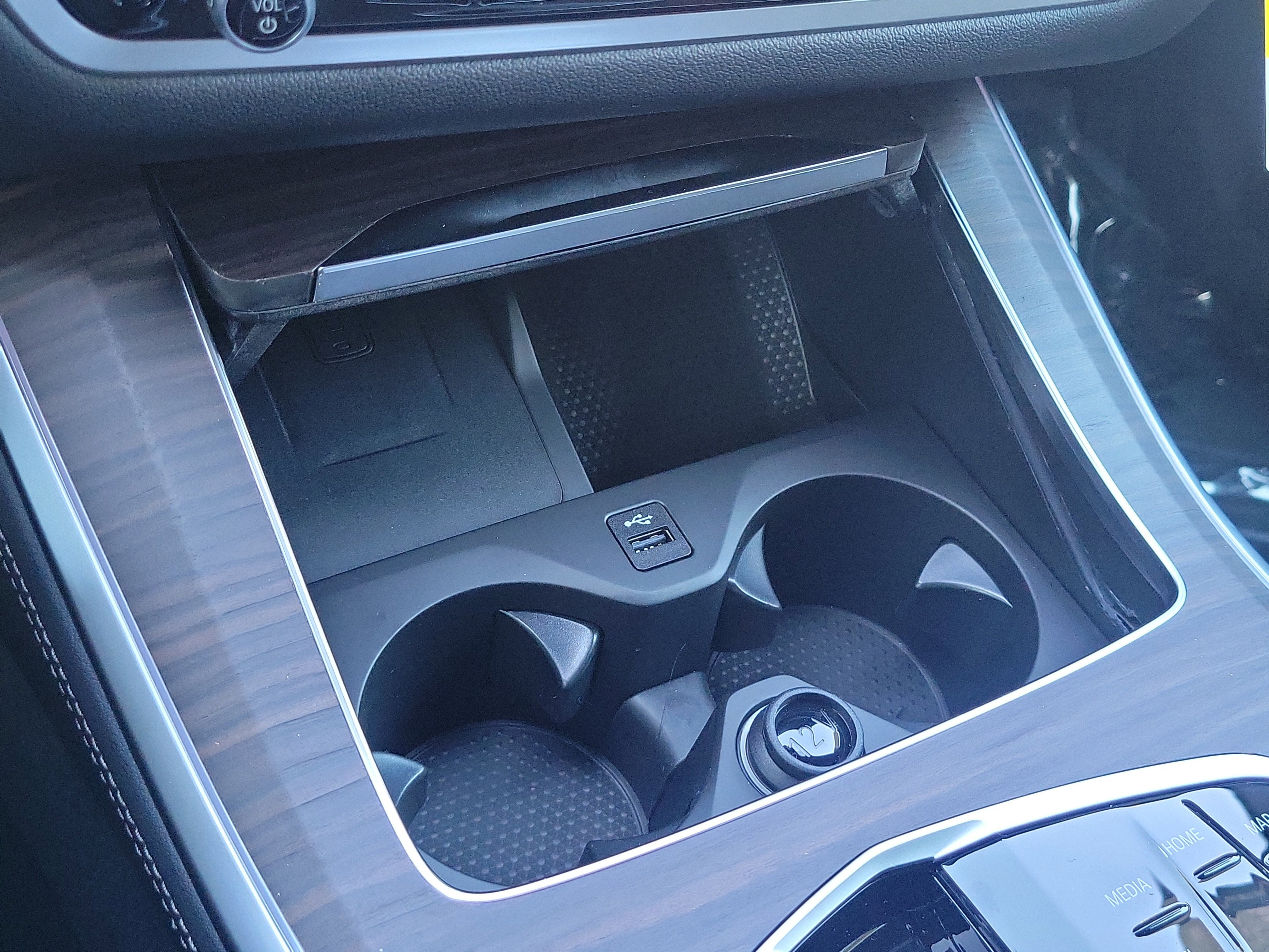New 2026 Alpine White BMW xDrive40i image 32