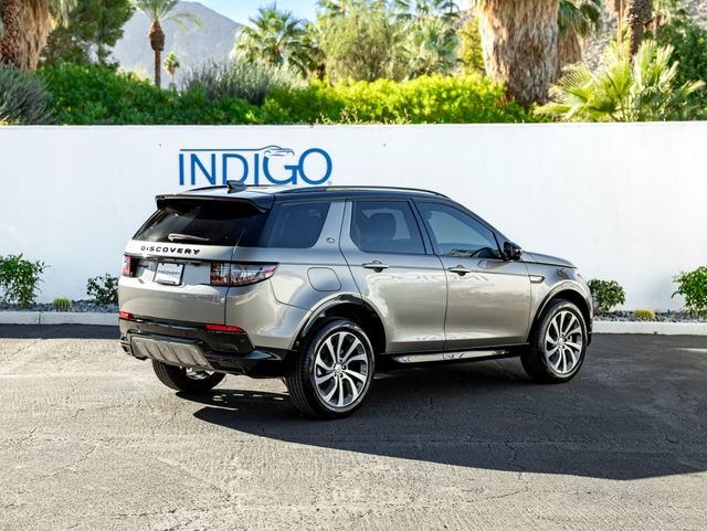 New 2024 Silicon Silver Land Rover SE image 6