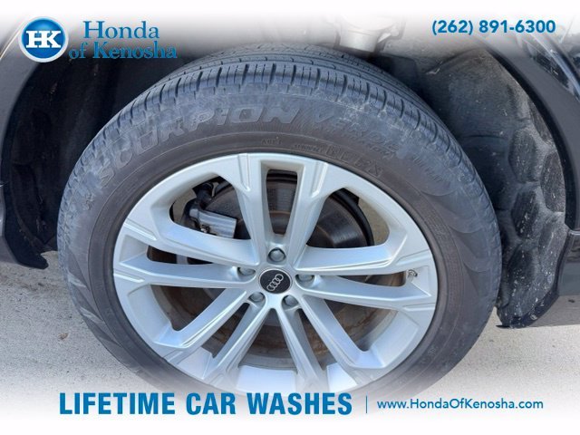 Used 2025  Audi 55 Premium Plus image 3
