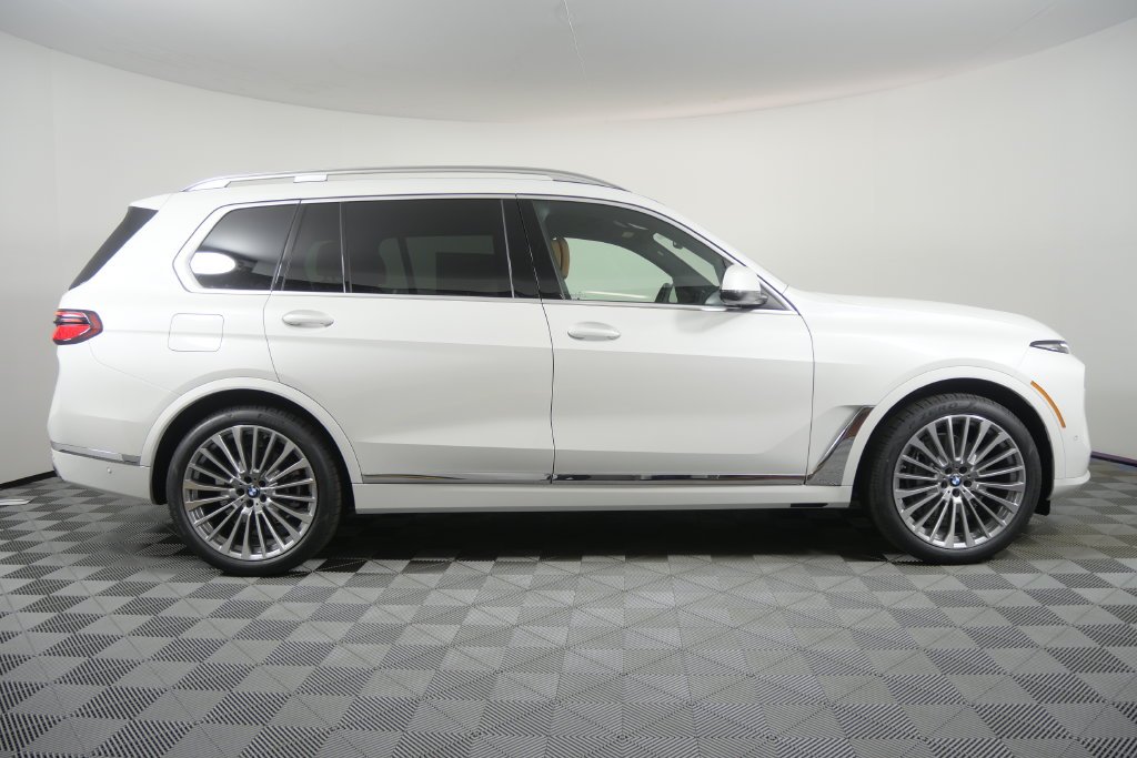 New 2027 Mineral White Metallic BMW xDrive40i image 3