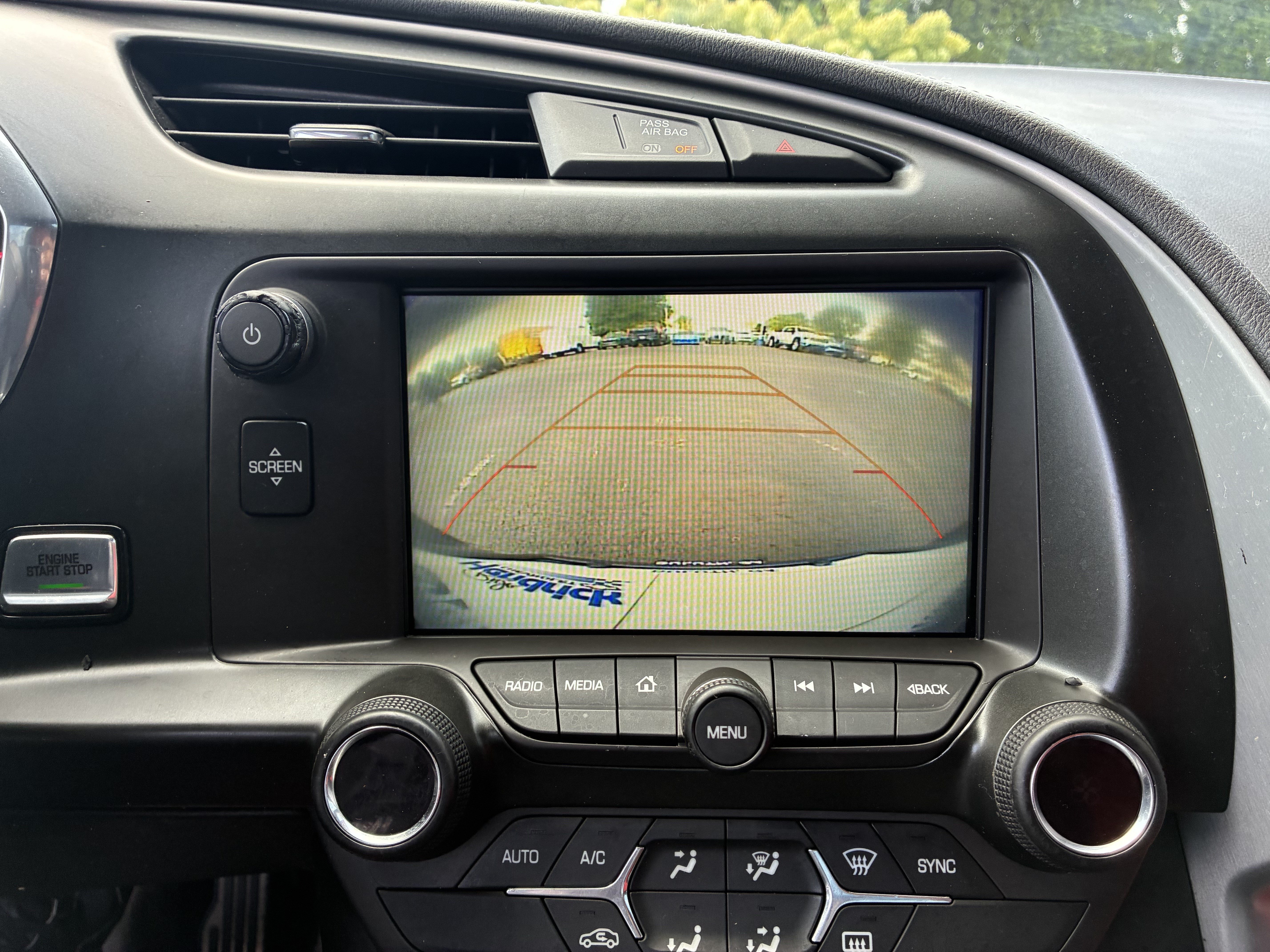 Used 2019 Arctic White Chevrolet 1LT image 27