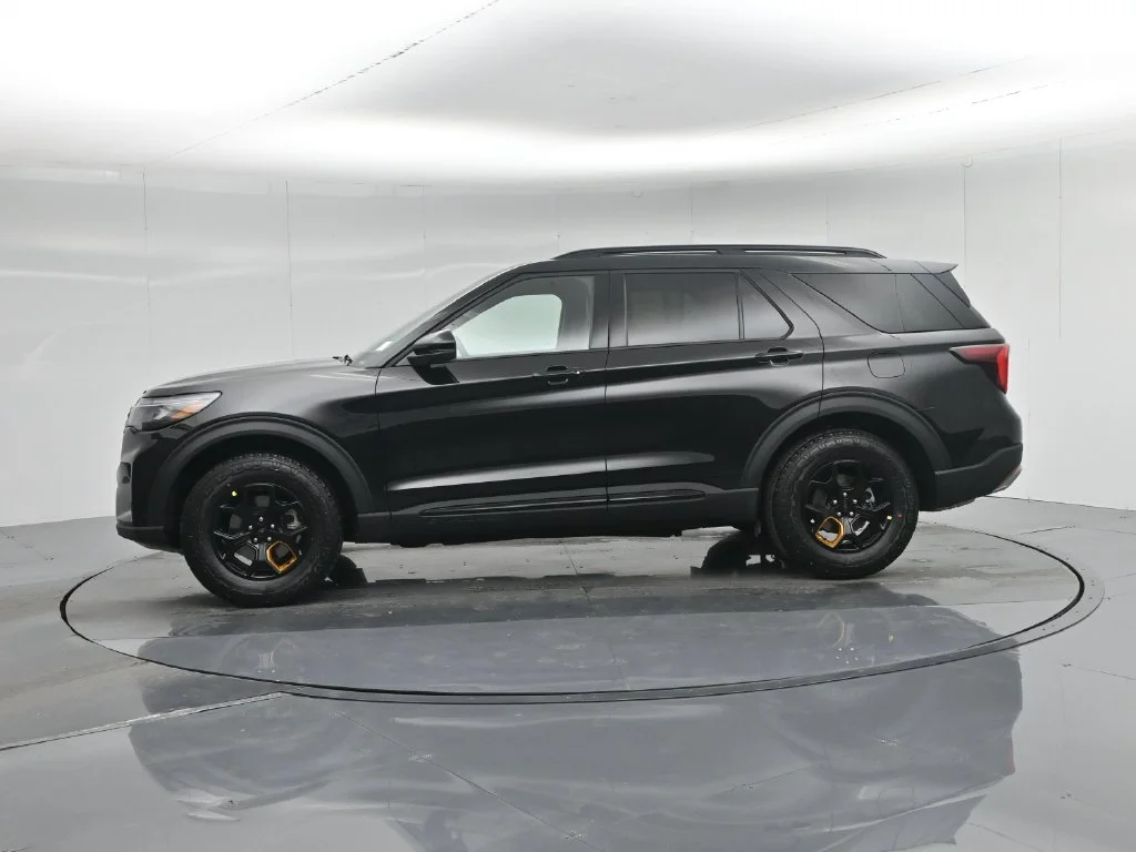 New 2026 Agate Black Metallic Ford Tremor image 31