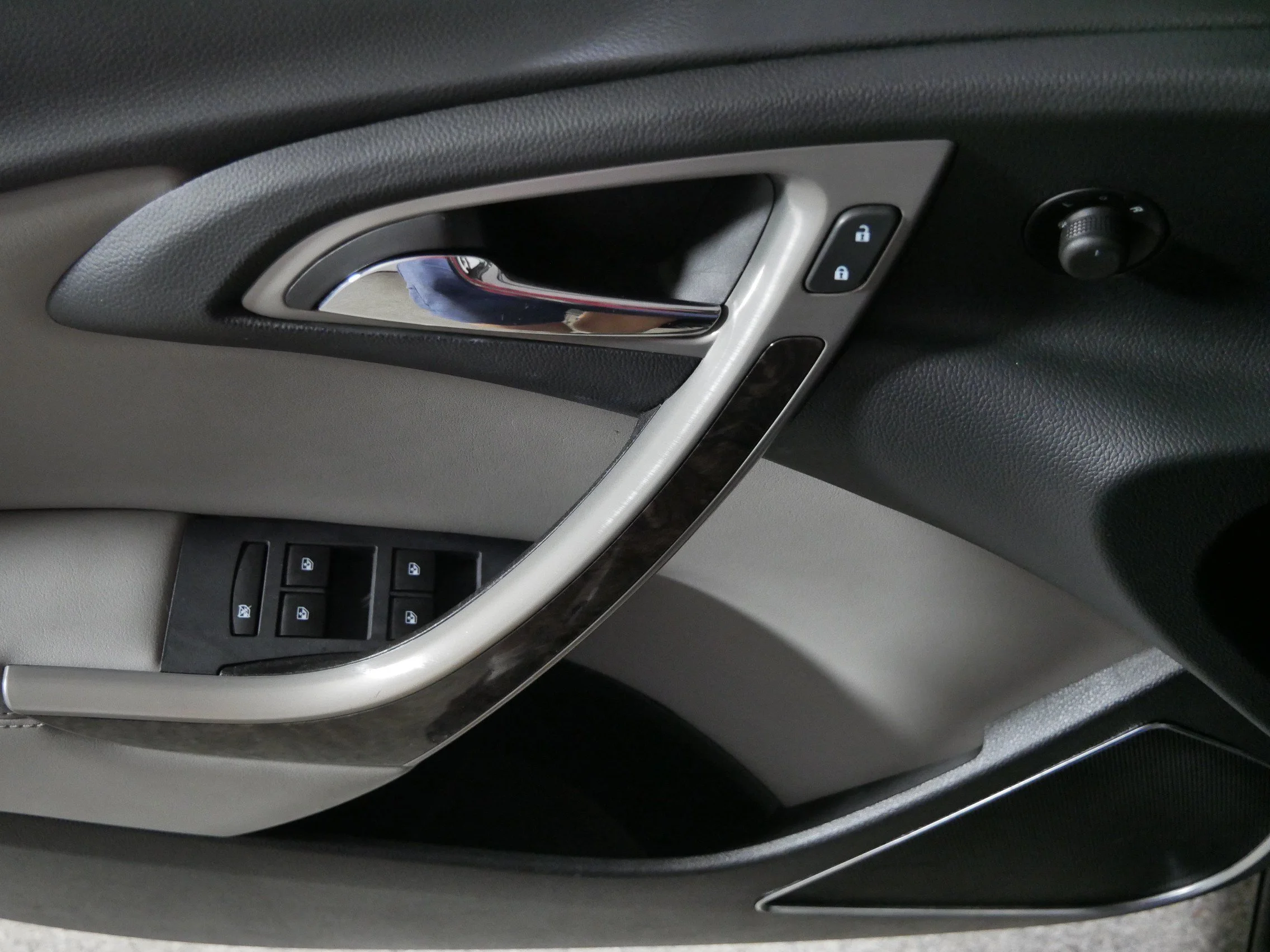Used 2015 Carbon Black Metallic Buick  image 19