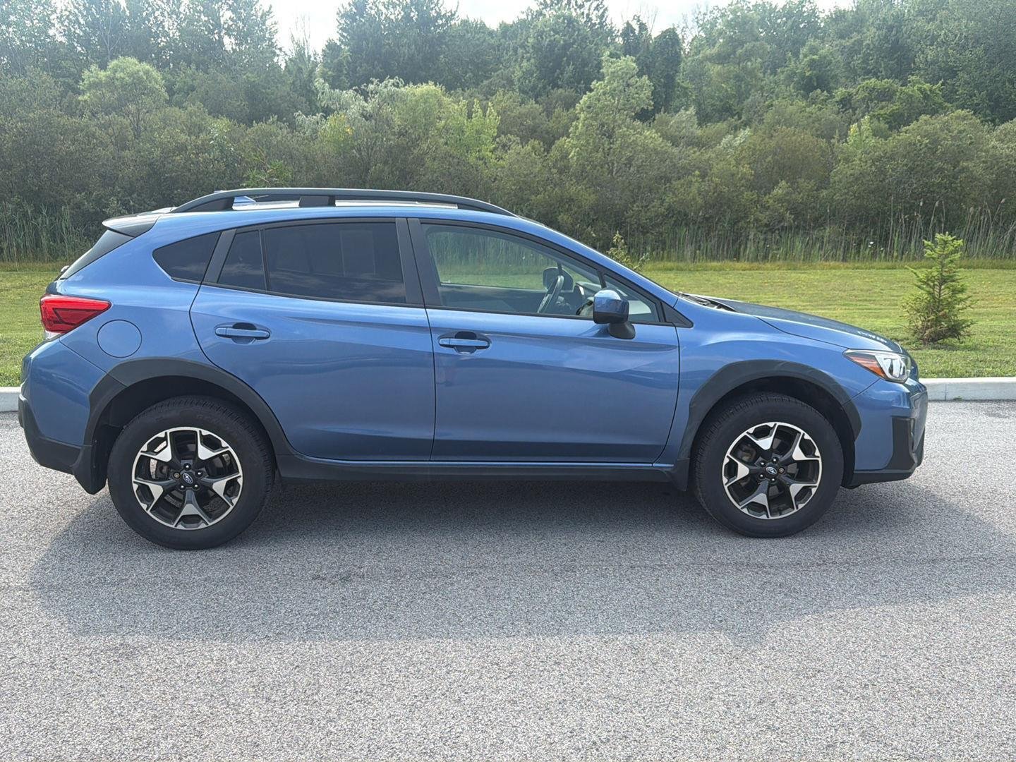Used 2019 Quartz Blue Pearl Subaru Premium image 3