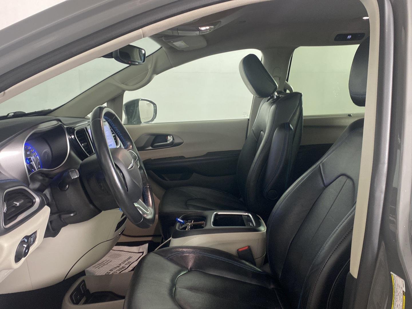 Used 2021 Ceramic Gray Clearcoat Chrysler Touring L AWD image 22
