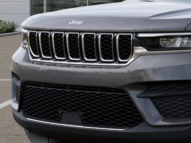 New 2025 Baltic Gray Metallic Clearcoat Jeep Laredo image 37