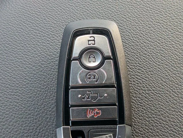 New 2026 Agate Black Metallic Ford XLT image 34