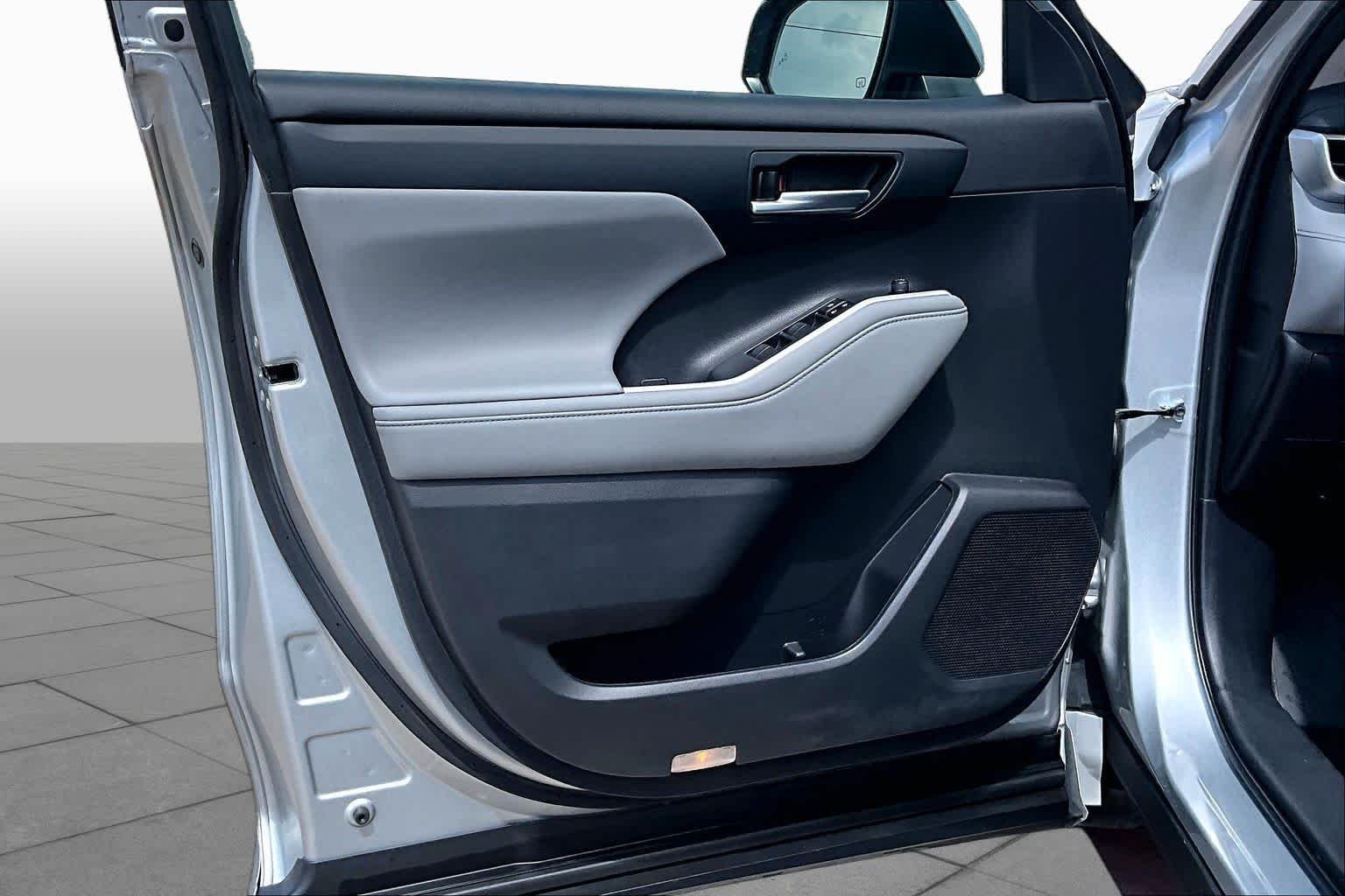 Used 2023 Celestial Silver Metallic Toyota Hybrid XLE image 22