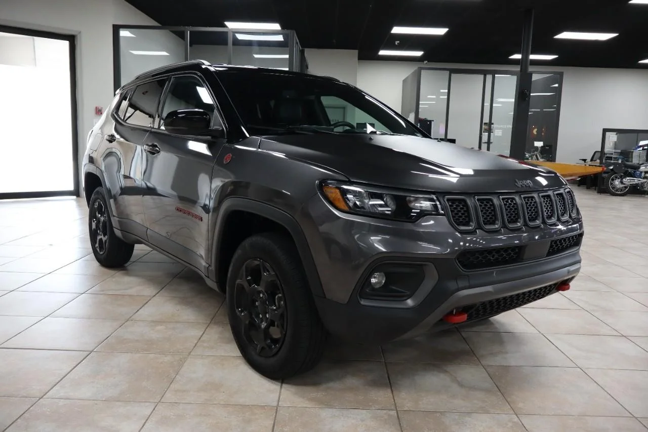 Used 2024 Baltic Gray Metallic Clear Coat Jeep Trailhawk image 8