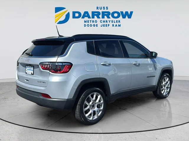Used 2025 Silver Jeep Limited image 5