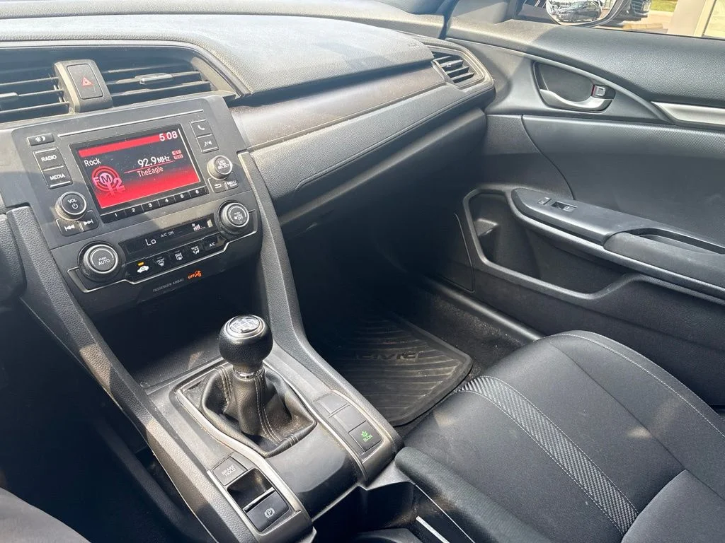 Used 2018 Silver Honda LX image 28