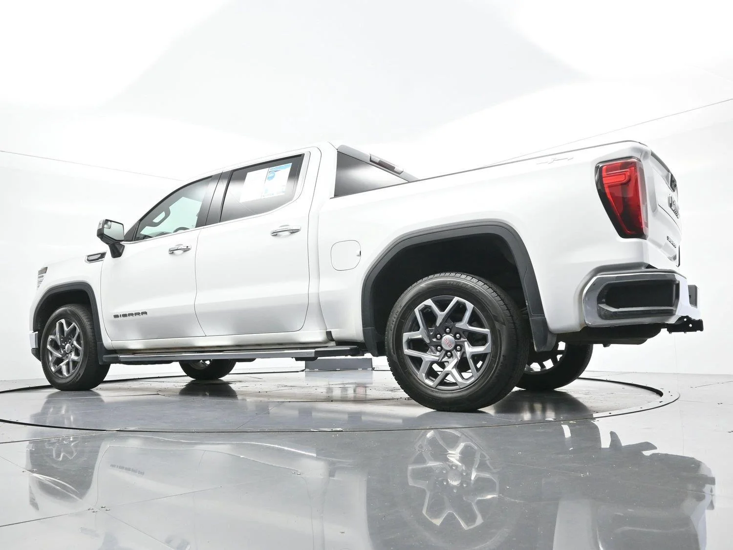 Used 2022 Summit White GMC SLT image 48