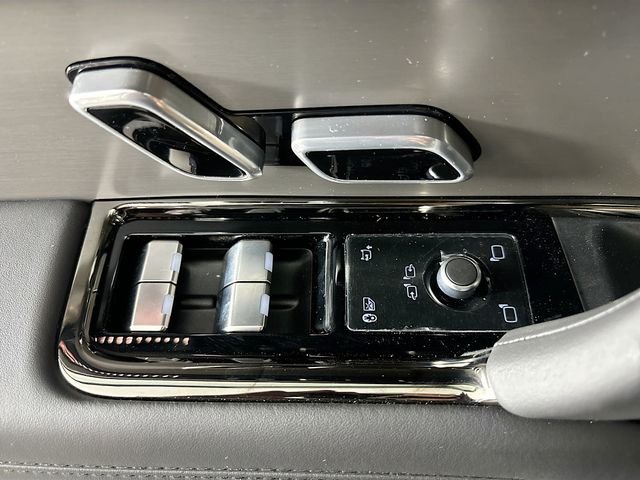 New 2026 Blue Land Rover Dynamic SE image 19