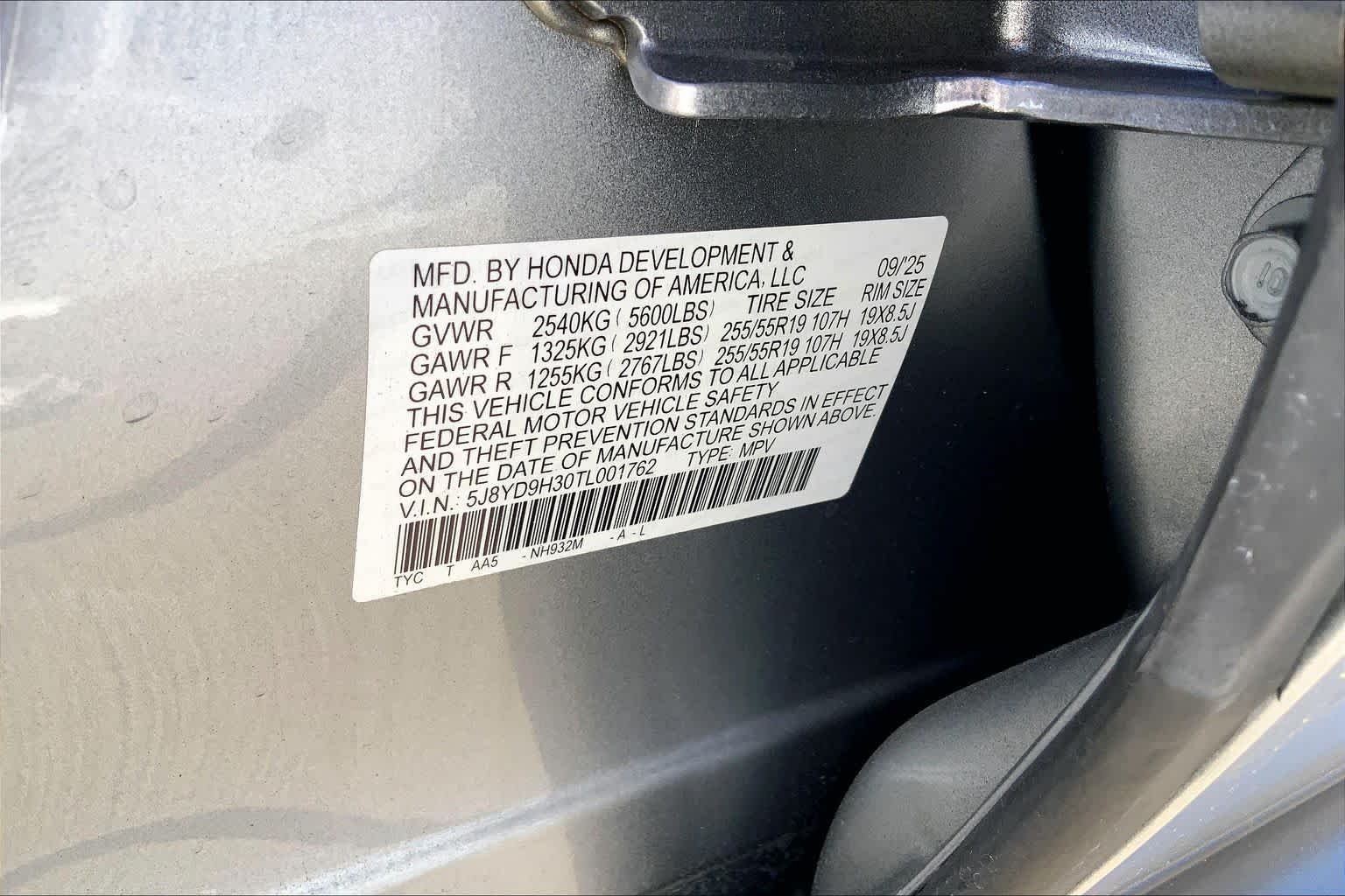 Used 2026 Solar Silver Metallic Acura  image 33