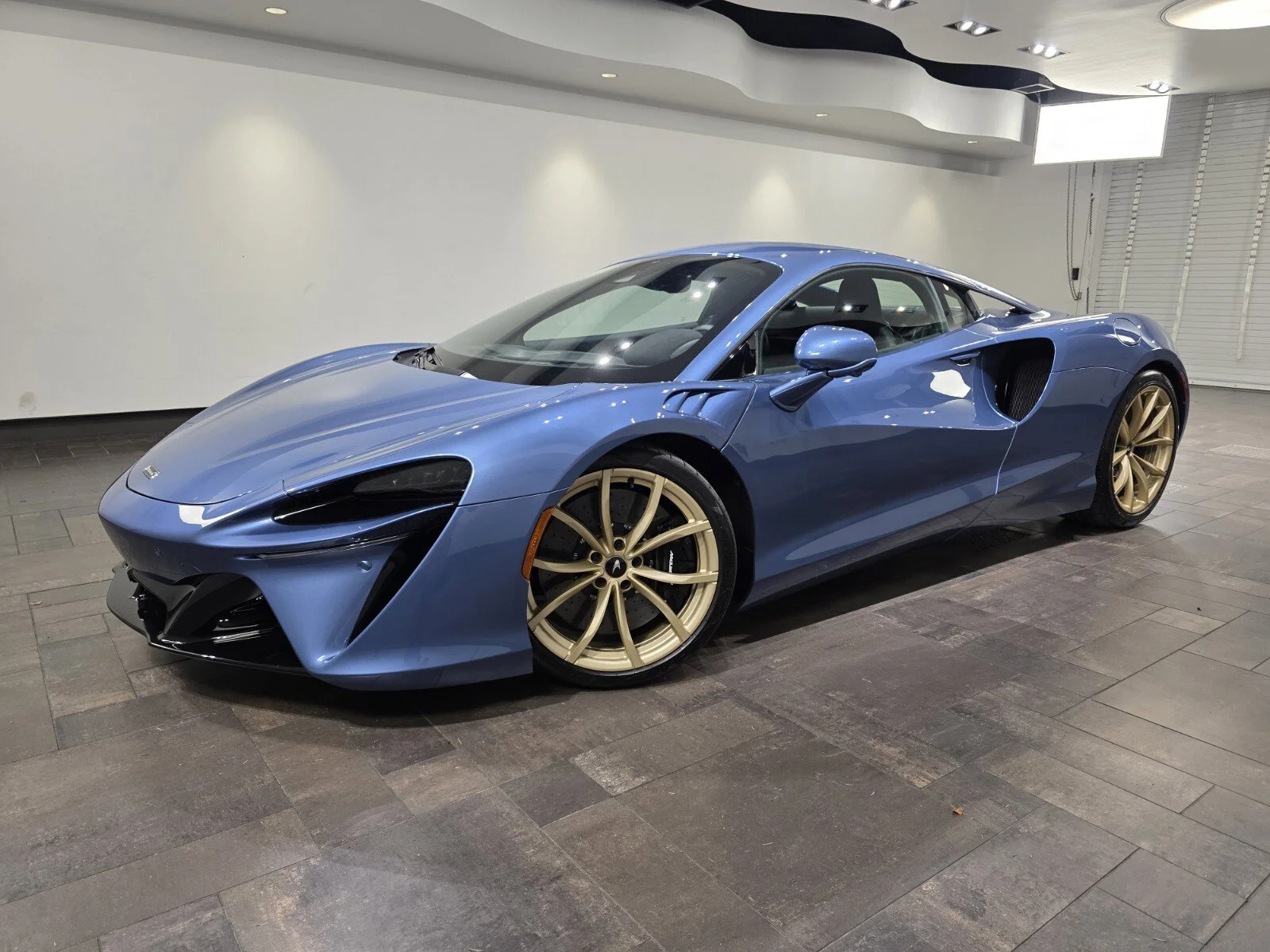 2026 McLaren Artura 3.0 Performance's photo