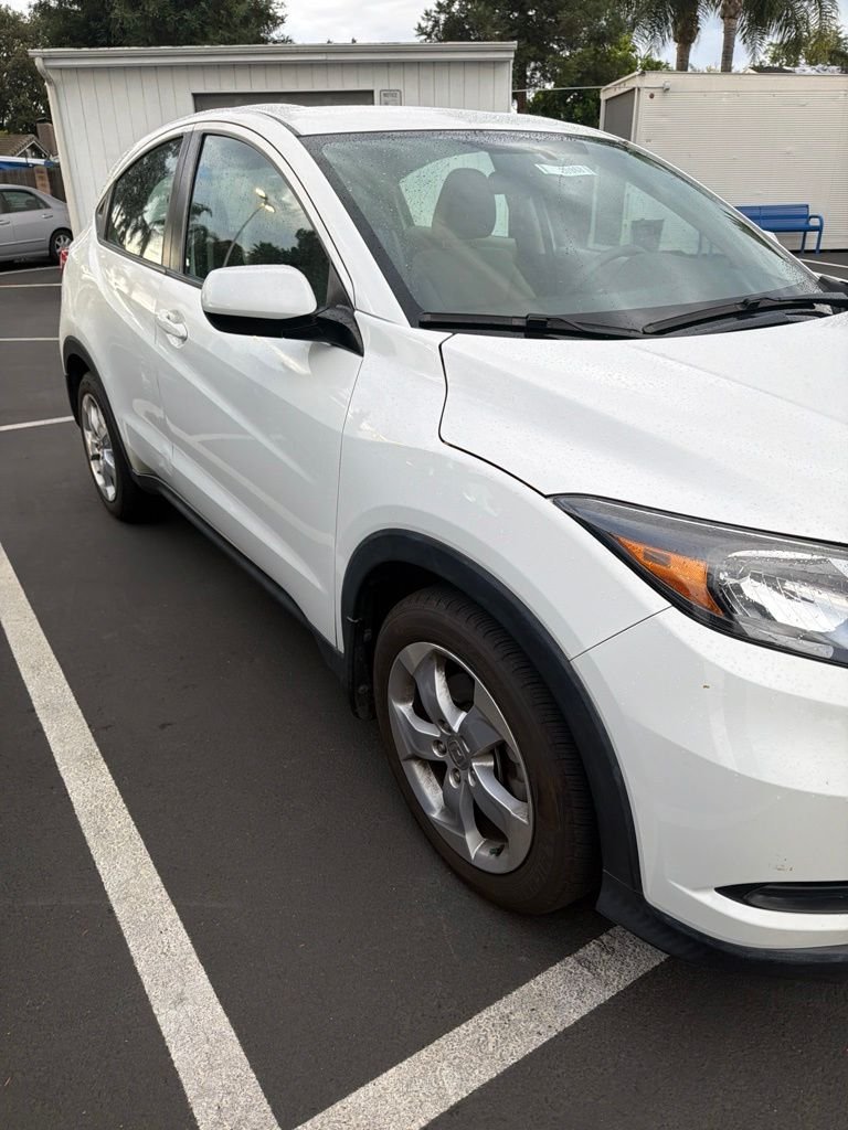 Used 2016 White Orchid Pearl Honda LX image 3