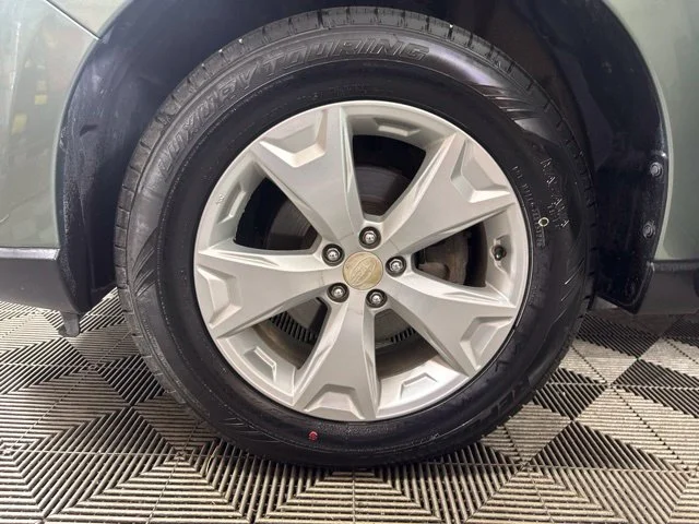 Used 2015 Green Subaru 2.5i Limited image 10