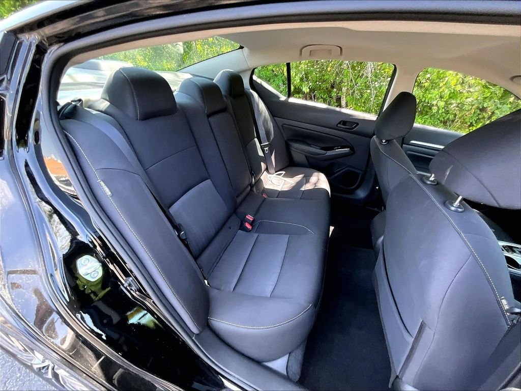 Used 2023 Super Black Clearcoat Nissan 2.5 SV image 16