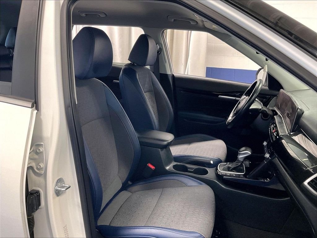 Used 2024 White Kia S image 11