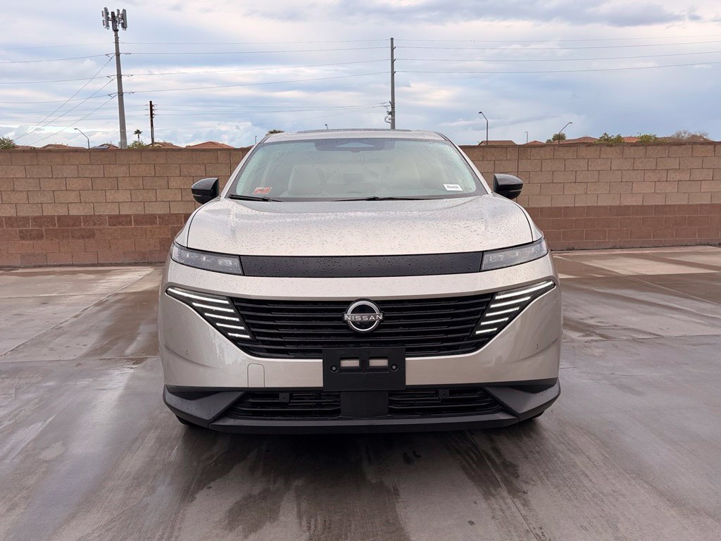 Used 2025 Gold Nissan SL image 3