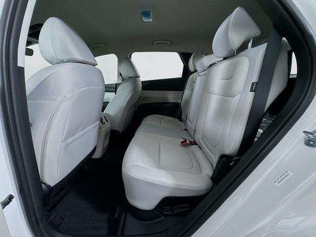 New 2026 White Hyundai Blue image 37