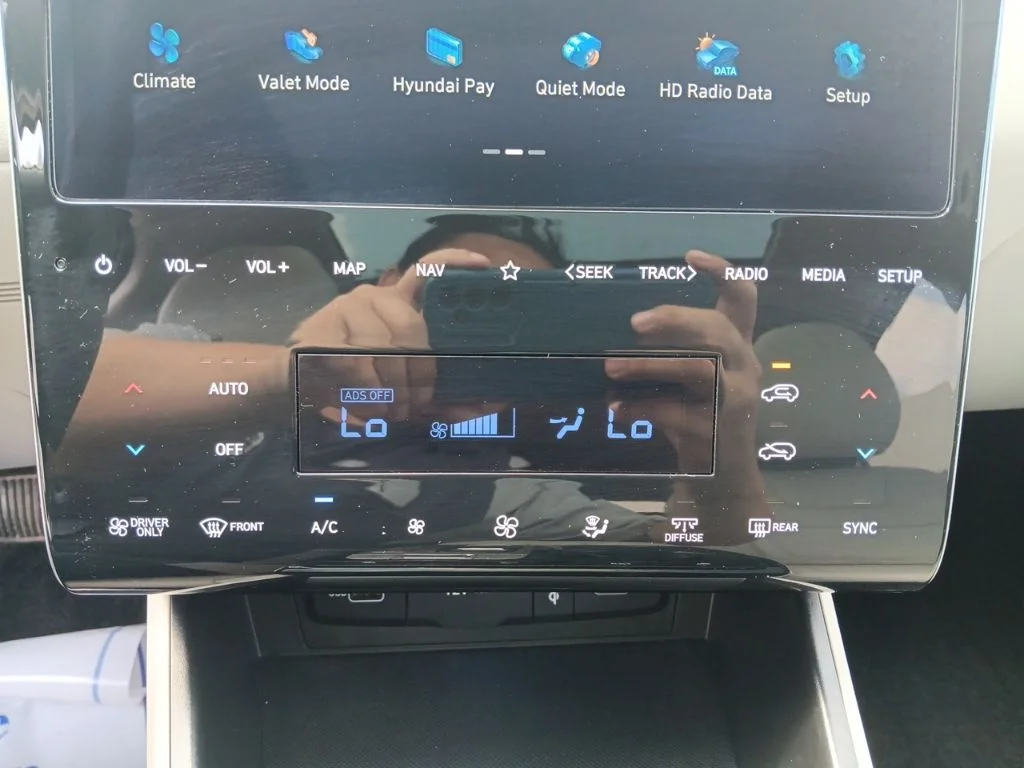 Used 2024 Black Pearl Hyundai SEL Convenience image 21