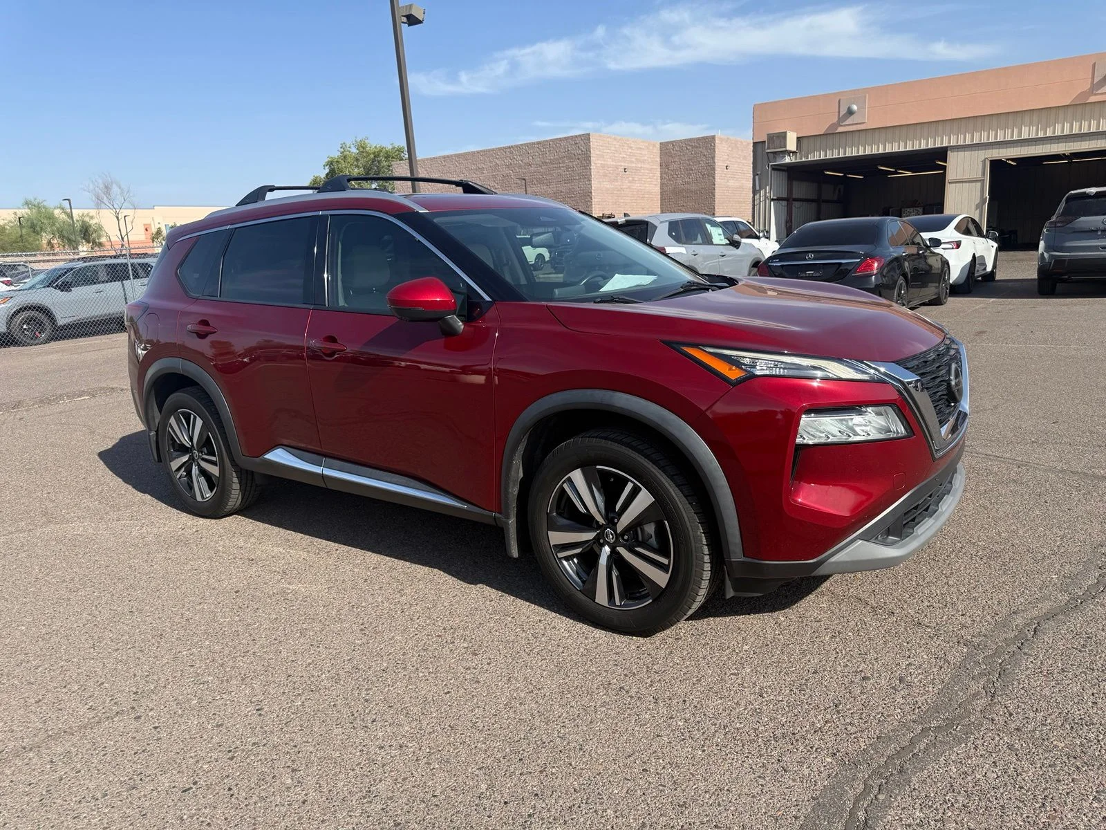 Used 2021 Scarlet Ember Tintcoat Nissan SL image 2