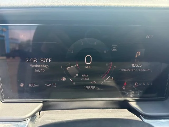 Used 2026 Summit White GMC Elevation image 19