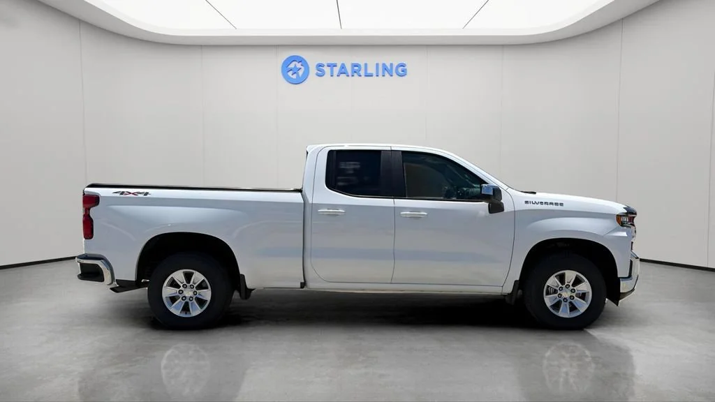 Used 2020 SUMMIT WHITE Chevrolet LT image 11