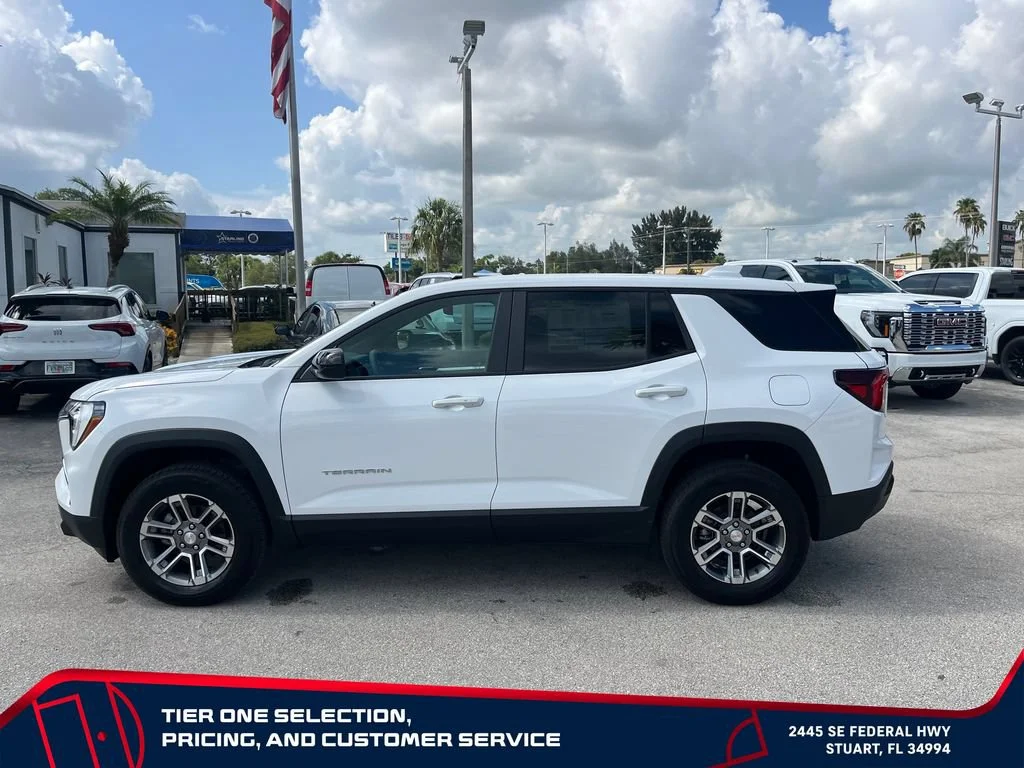 New 2027 Summit White GMC FWD Elevation image 8