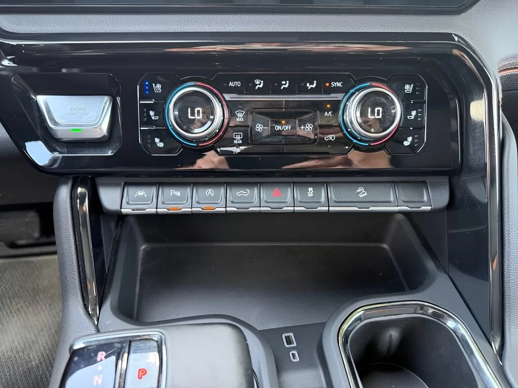 Used 2025 Onyx Black GMC AT4 image 24