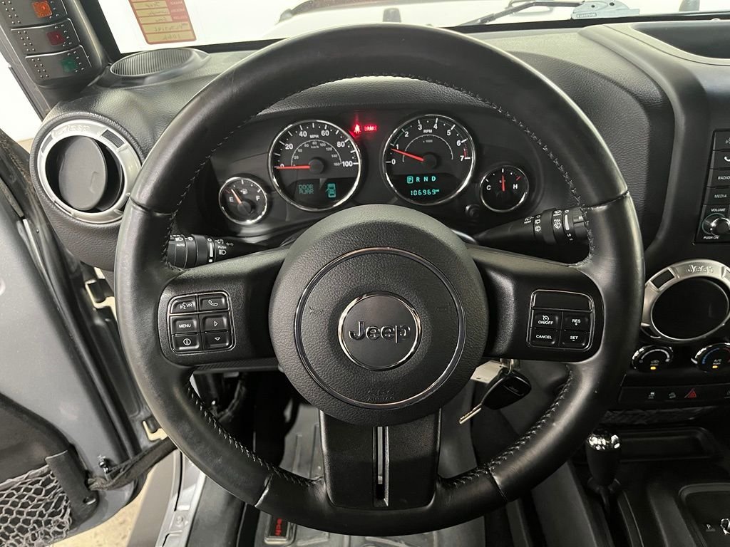 Used 2015 Silver Jeep Unlimited Rubicon image 20