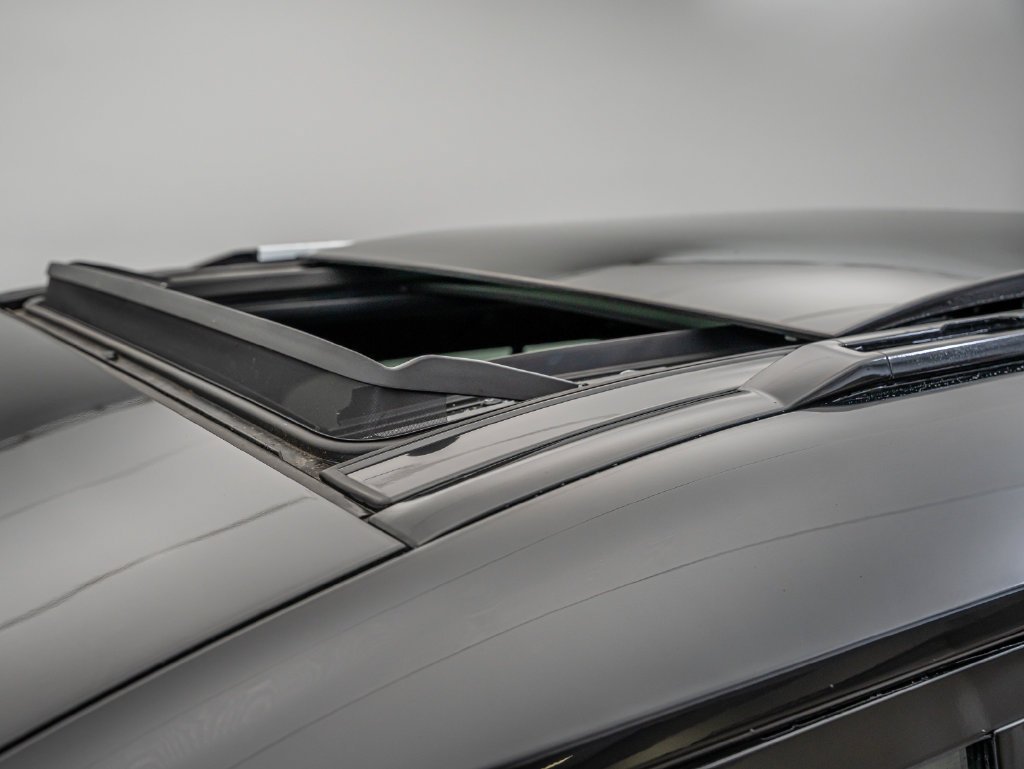 Used 2024 Gondwana Stone Metallic Land Rover X-Dynamic SE image 14