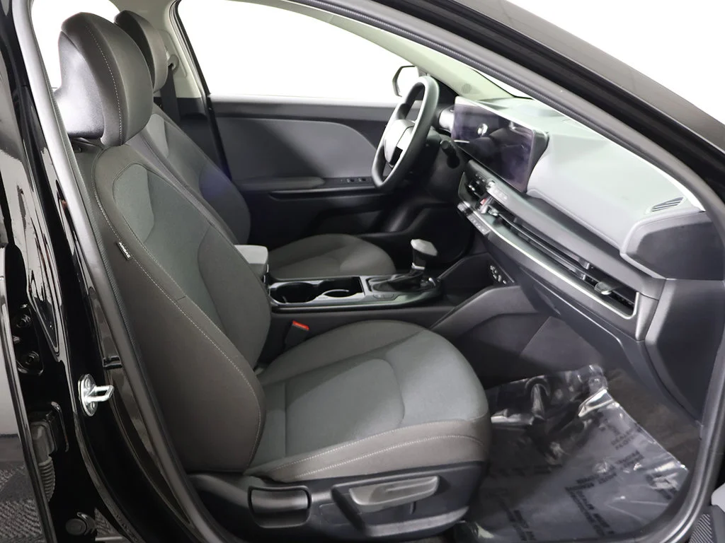 Used 2025 Black Kia LXS image 29