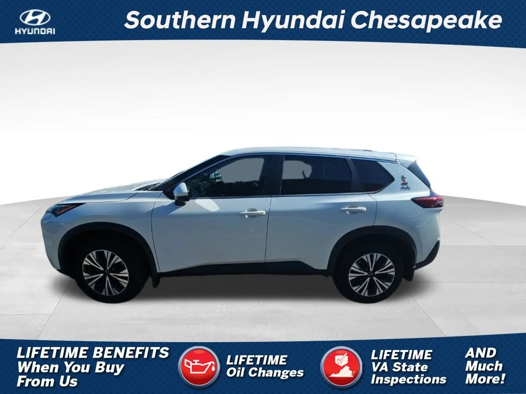 Used 2022 White Nissan SV image 1