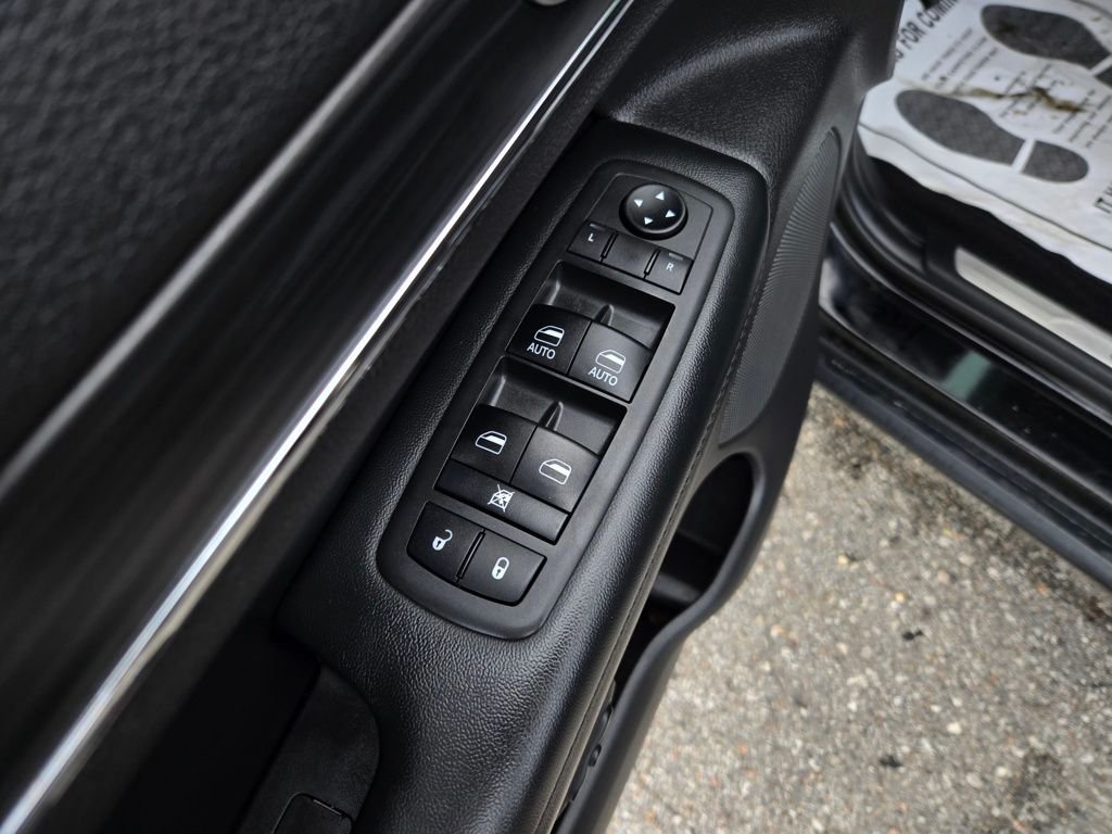 Used 2019 Black Jeep Limited image 12