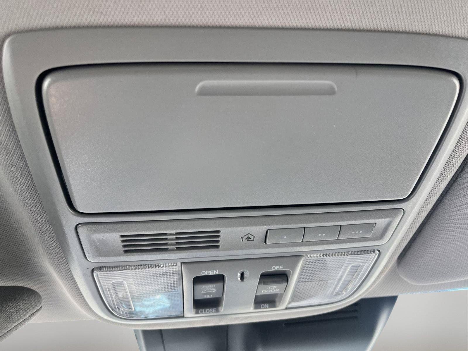 Used 2019 Lunar Silver Metallic Honda EX-L image 32