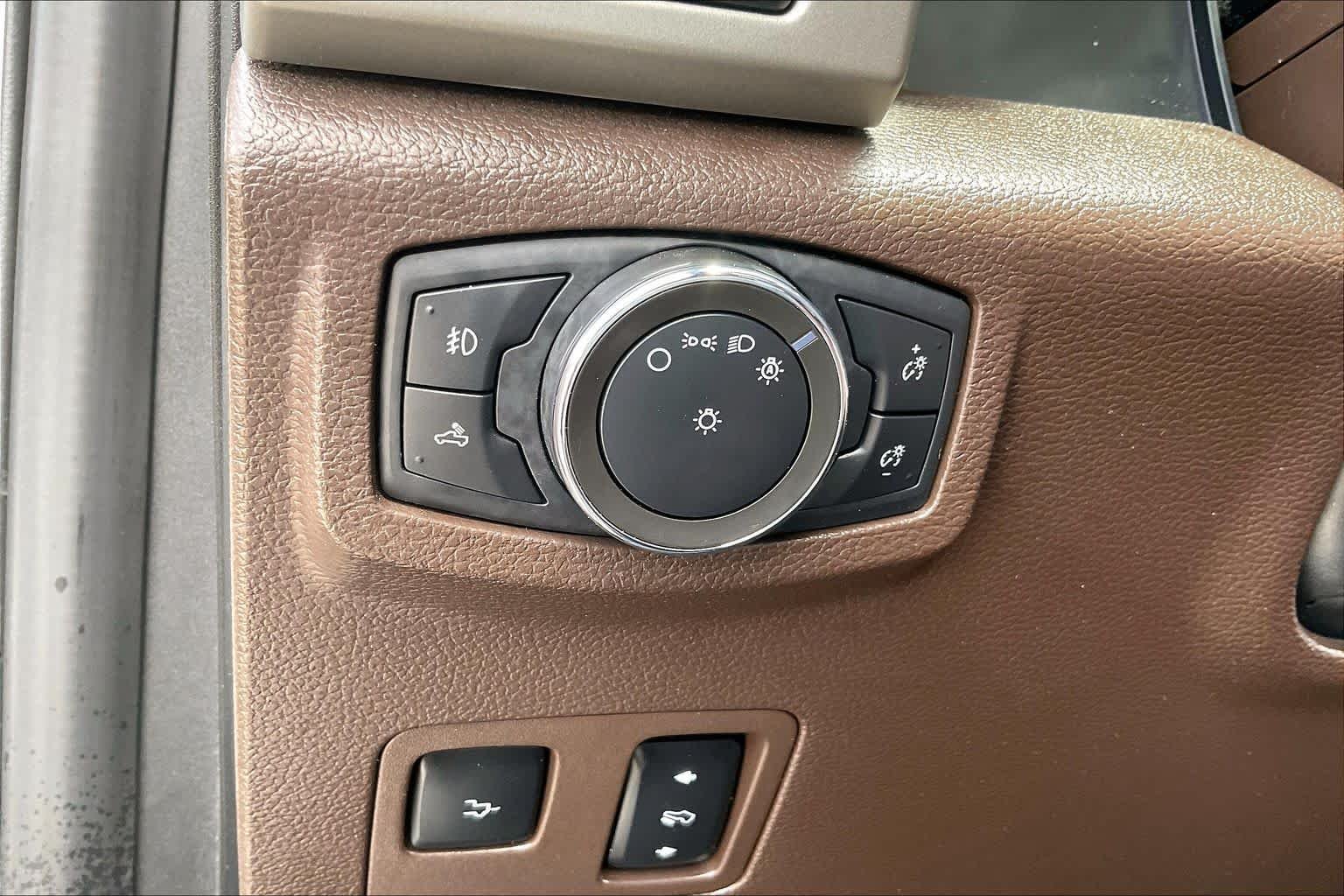 Used 2020 Oxford White Ford King Ranch image 14