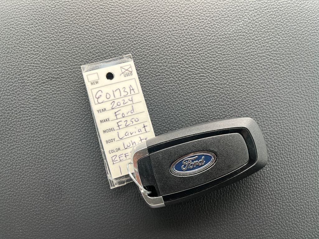 Used 2024 Oxford White Ford Lariat image 31