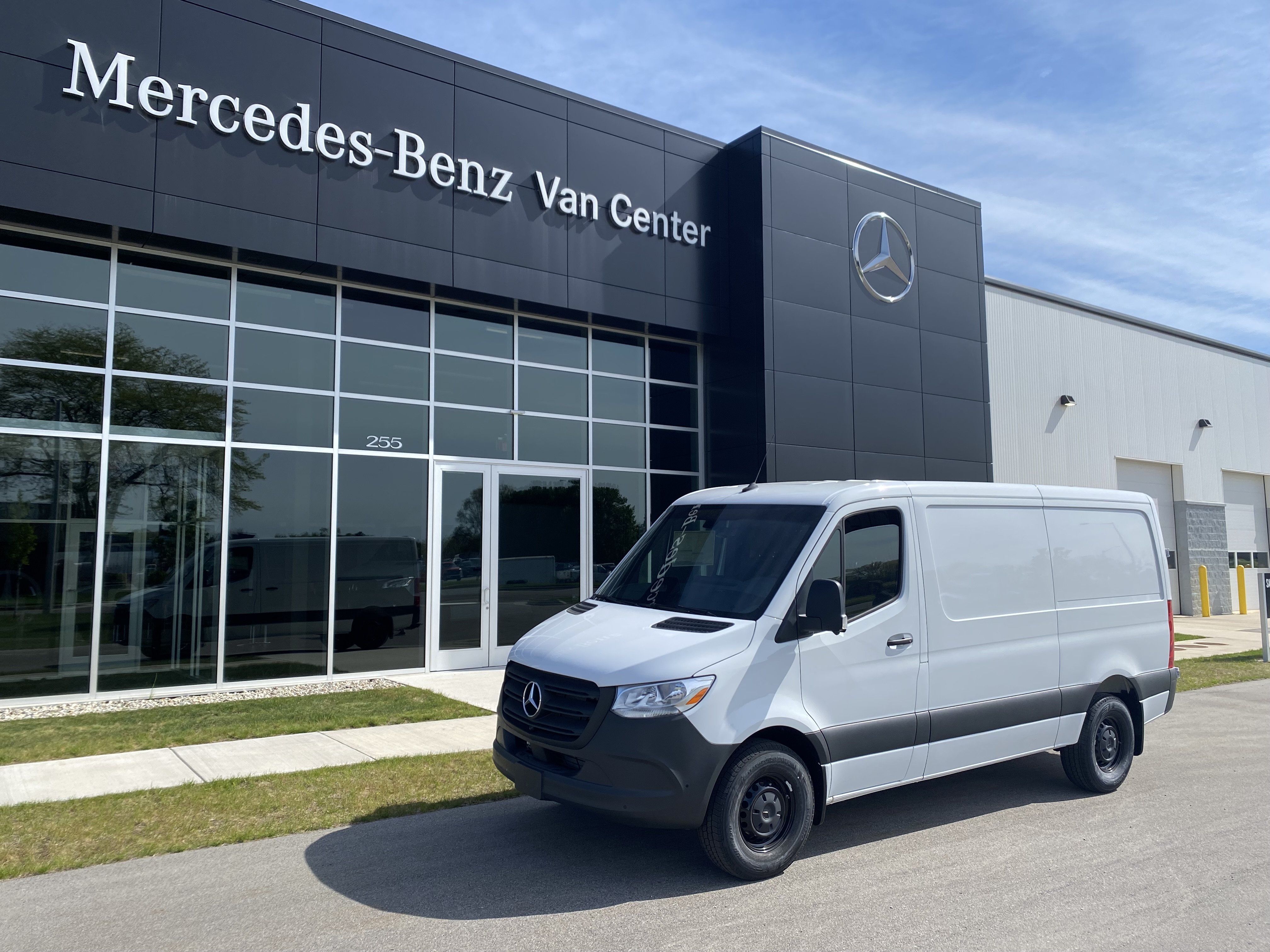 2026 Mercedes-Benz Sprinter 2500 144 WB's photo